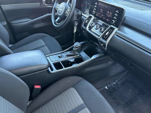 Used 2022 Kia Sorento LX FWD image 18