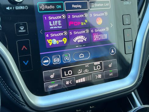 Used 2021 Subaru Outback Limited image 21