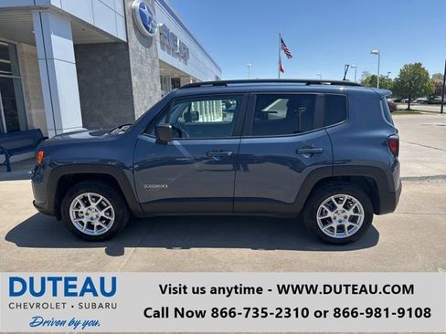 Used 2023 Jeep Renegade Latitude w/ Premium Group AWD/4WD image 1