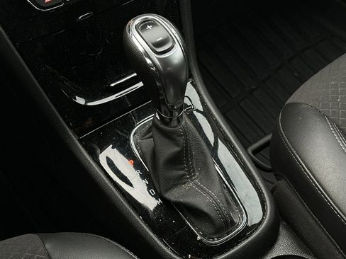 Used 2022 Buick Encore Preferred w/ Safety Package image 21