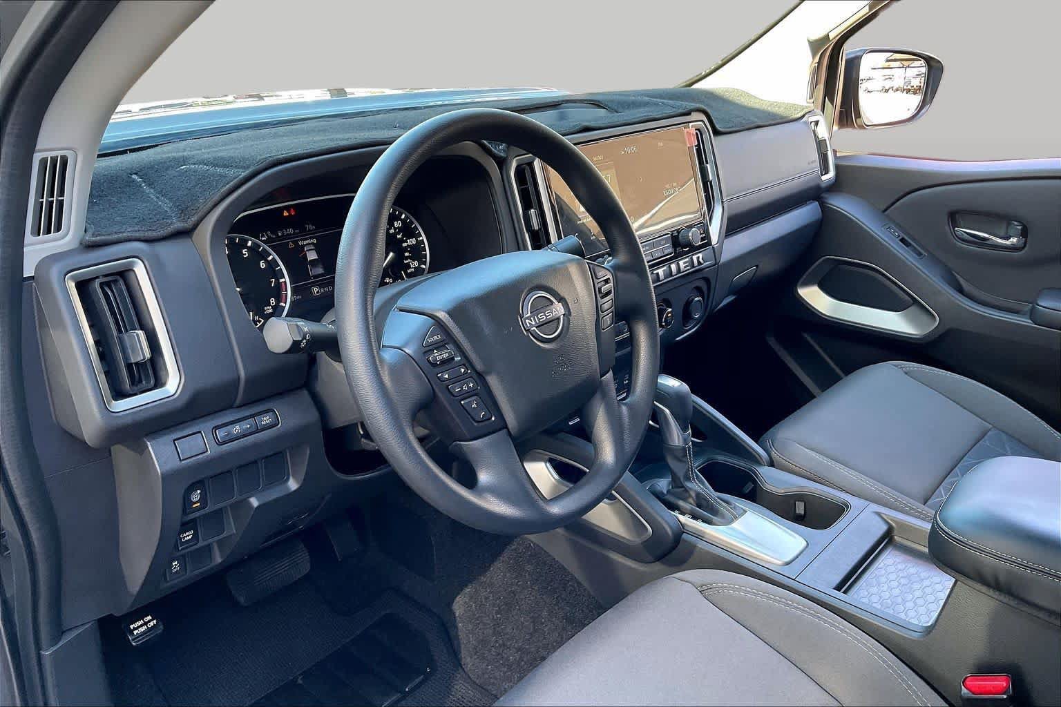 Used 2025 Nissan Frontier SV RWD image 16