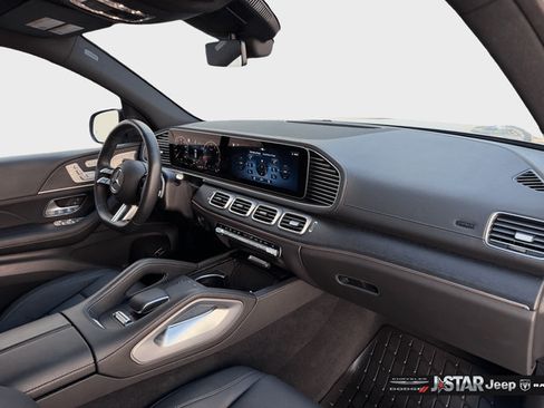 Used 2025 Mercedes-Benz GLS 450 4MATIC w/ AMG Line Exterior image 19