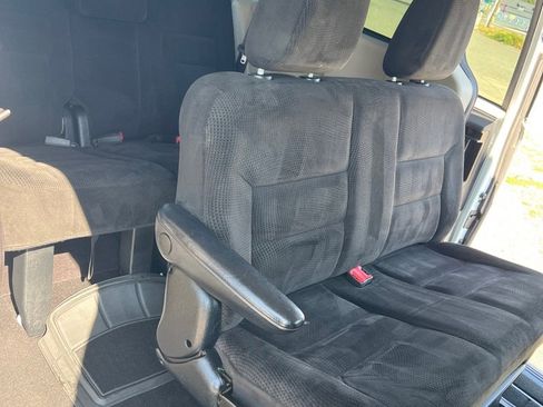 Used 2017 Dodge Grand Caravan SE w/ Power Window Group image 24