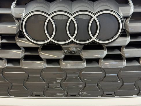 Certified 2025 Audi Q5 Premium w/ Premium Plus AWD/4WD image 26