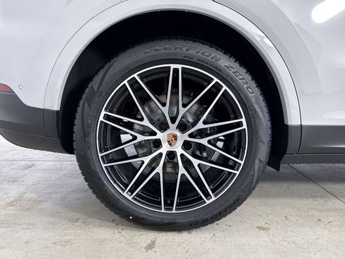 New 2026 Porsche Cayenne Coupe AWD/4WD image 16