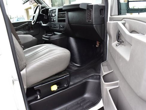 Used 2018 GMC Savana 2500 w/ Communications Package image 18