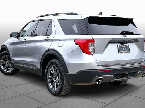 Certified 2022 Ford Explorer XLT w/ Equipment Group 202A image 12