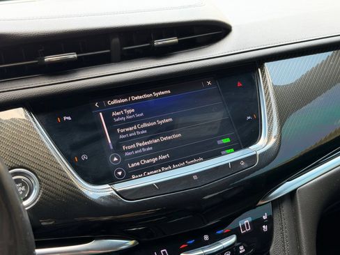 Used 2020 Cadillac XT6 Sport AWD/4WD image 46