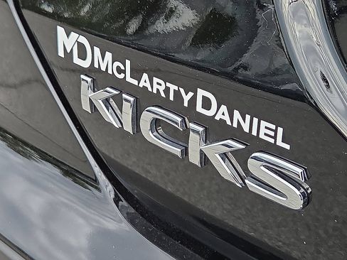 Used 2025 Nissan Kicks Play S FWD image 8