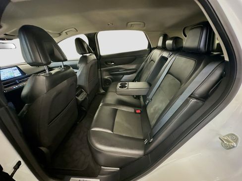 Used 2024 Nissan Ariya AWD image 28