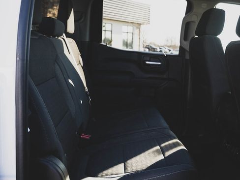 Used 2021 Chevrolet Silverado 1500 LT w/ Z71 Off-Road Package image 29