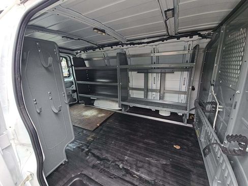 Used 2015 Chevrolet Express 2500 RWD image 13