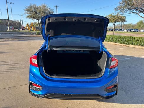 Used 2018 Chevrolet Cruze LT w/ Sun And Sound Package image 7