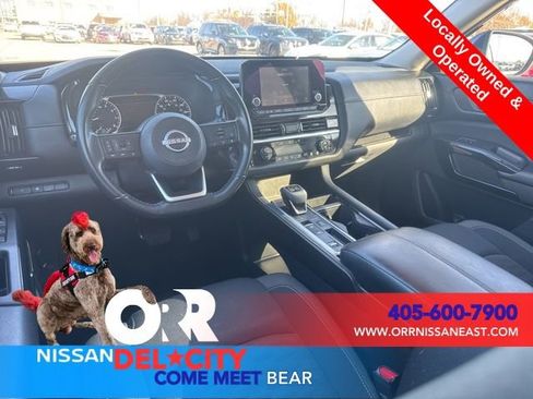 Used 2024 Nissan Pathfinder SV image 12