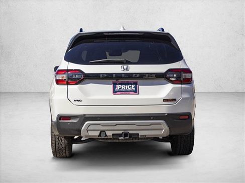 Used 2024 Honda Pilot TrailSport image 6