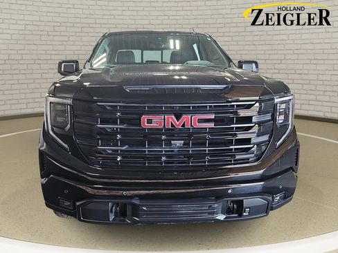 Used 2024 GMC Sierra 1500 Elevation w/ Elevation Premium Package AWD/4WD image 2