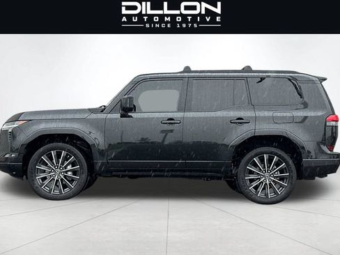Used 2025 Lexus GX 550 w/ Cold Area Package AWD/4WD image 7