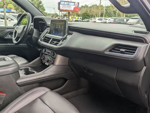 Used 2023 Chevrolet Suburban LT image 33