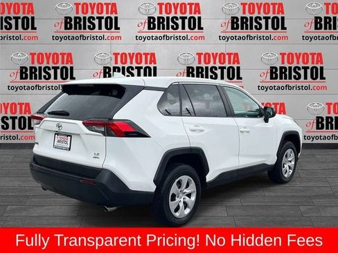Used 2024 Toyota RAV4 LE AWD/4WD image 3