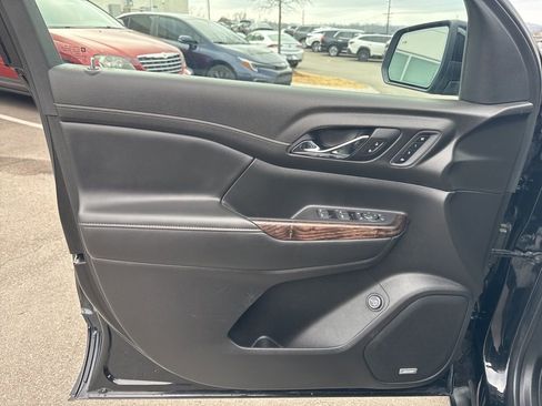 Used 2021 GMC Acadia Denali w/ Denali Ultimate Package image 10