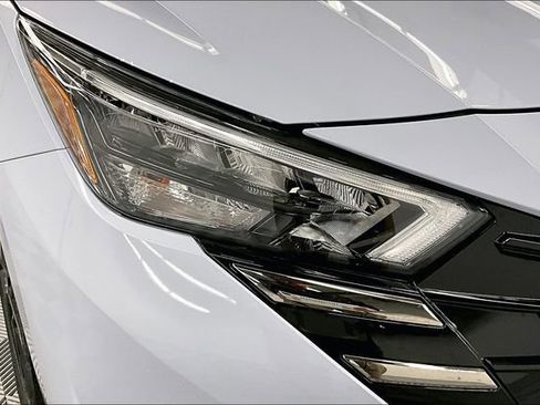 New 2025 Nissan Versa SR w/ Trunk Package image 14