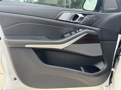 Used 2019 BMW X7 xDrive40i w/ Premium Package AWD/4WD image 14