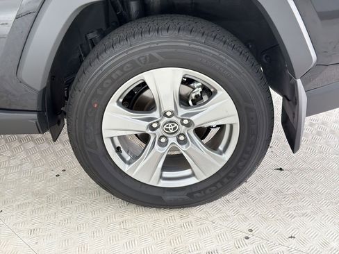 Used 2025 Toyota RAV4 XLE w/ Convenience Package AWD/4WD image 11
