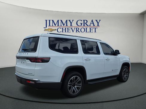 Used 2022 Jeep Wagoneer Series III RWD image 5