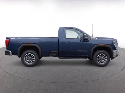 Used 2022 GMC Sierra 3500 SLE w/ SLE Convenience Package AWD/4WD image 8