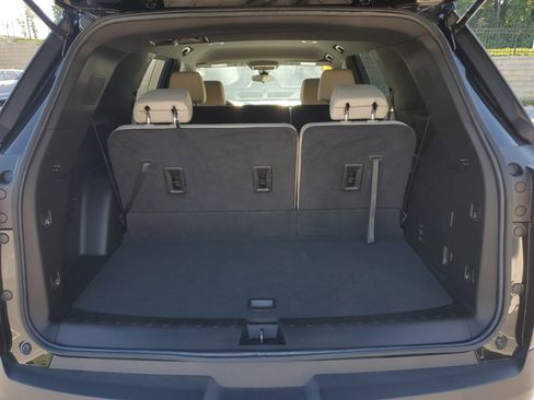 Used 2023 Chevrolet Traverse LS FWD image 9