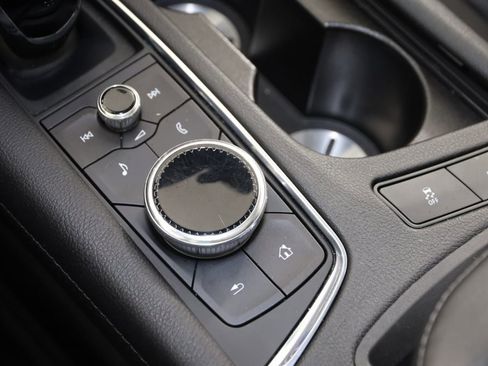 Used 2022 Cadillac XT5 Premium Luxury image 28