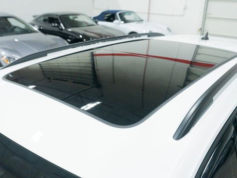 Used 2020 Volkswagen Tiguan SE R-Line w/ 3rd Row Seat Package image 16