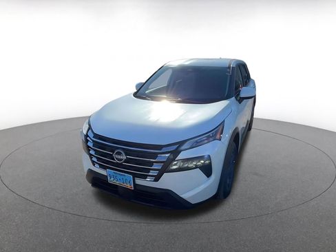 Used 2025 Nissan Rogue SV image 7