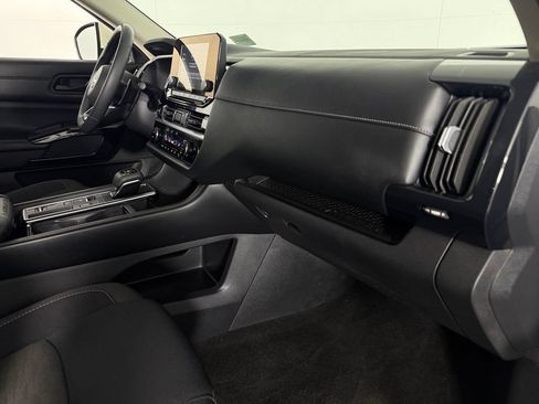 Used 2023 Nissan Pathfinder SV FWD image 32