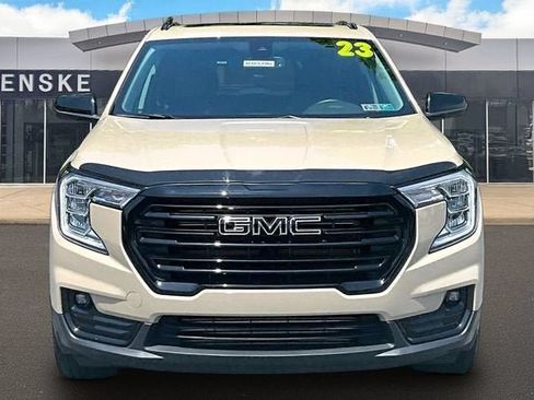 Used 2023 GMC Terrain SLT w/ Infotainment Package II AWD/4WD image 4