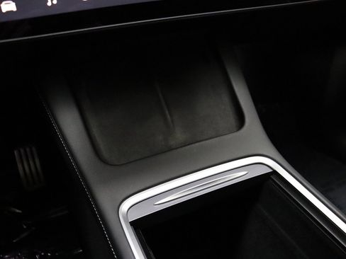 Used 2022 Tesla Model Y Performance image 38