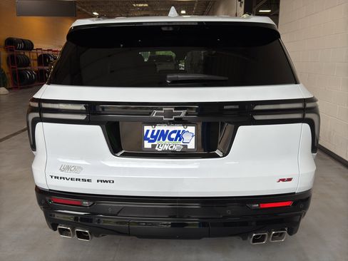 Used 2026 Chevrolet Traverse RS AWD/4WD image 4