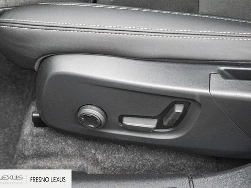 Used 2022 Volvo C40 P8 Recharge Ultimate image 21