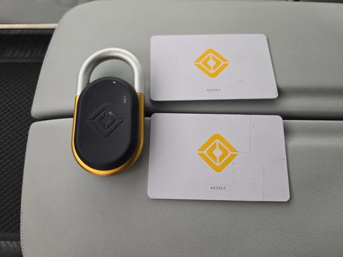 Used 2022 Rivian R1T Adventure image 29