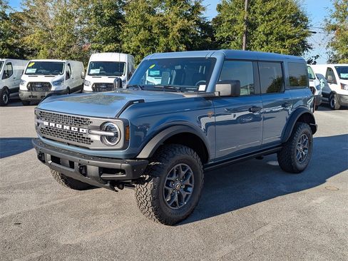 New 2025 Ford Bronco Badlands image 9