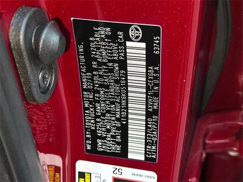 Certified 2019 Toyota Camry XLE image 32