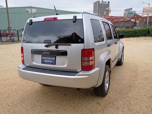 Used 2012 Jeep Liberty Sport image 12