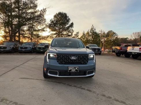 New 2025 Ford Maverick Lariat image 9