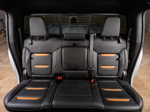 Used 2024 GMC Sierra 2500 AT4 w/ AT4 Premium Plus Package image 33