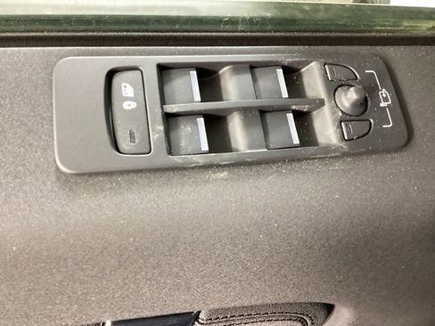 New 2025 Land Rover Discovery Sport S image 27