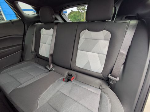 New 2026 Chevrolet Trax RS w/ Sunroof Package FWD image 8