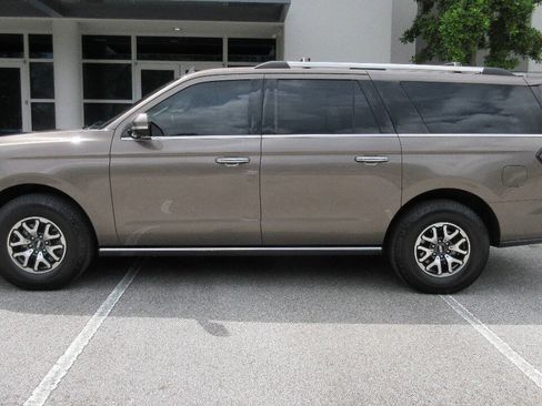 Used 2019 Ford Expedition Max Limited w/ Special Edition Package AWD/4WD image 2