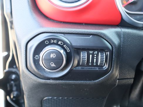 Used 2020 Jeep Gladiator Rubicon image 17