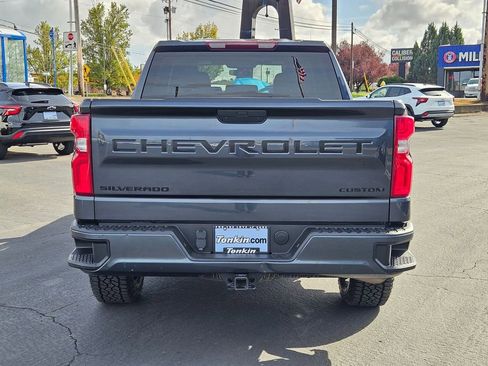Used 2022 Chevrolet Silverado 1500 Custom w/ LPO, Blackout Package AWD/4WD image 5