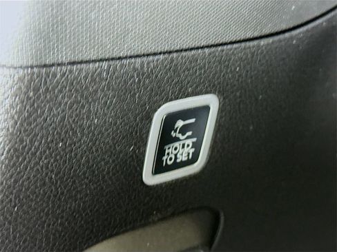 Used 2024 Jeep Wagoneer Base w/ Premium Group I image 32